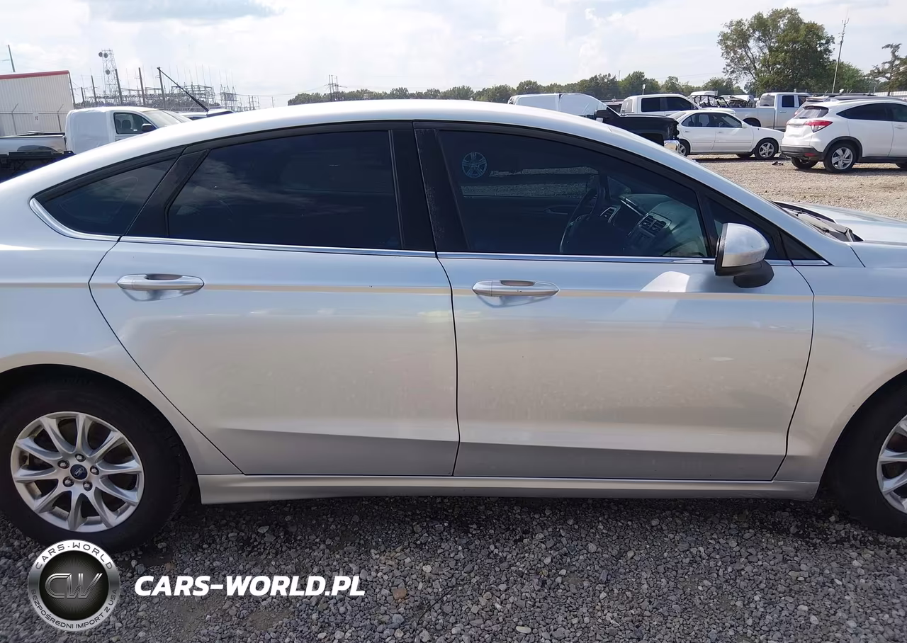 2018 Ford Fusion S VIN:3FA6P0G78JR109516 - 13
