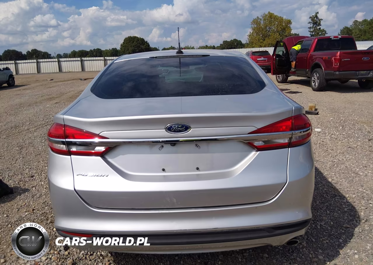2018 Ford Fusion S VIN:3FA6P0G78JR109516 - 16