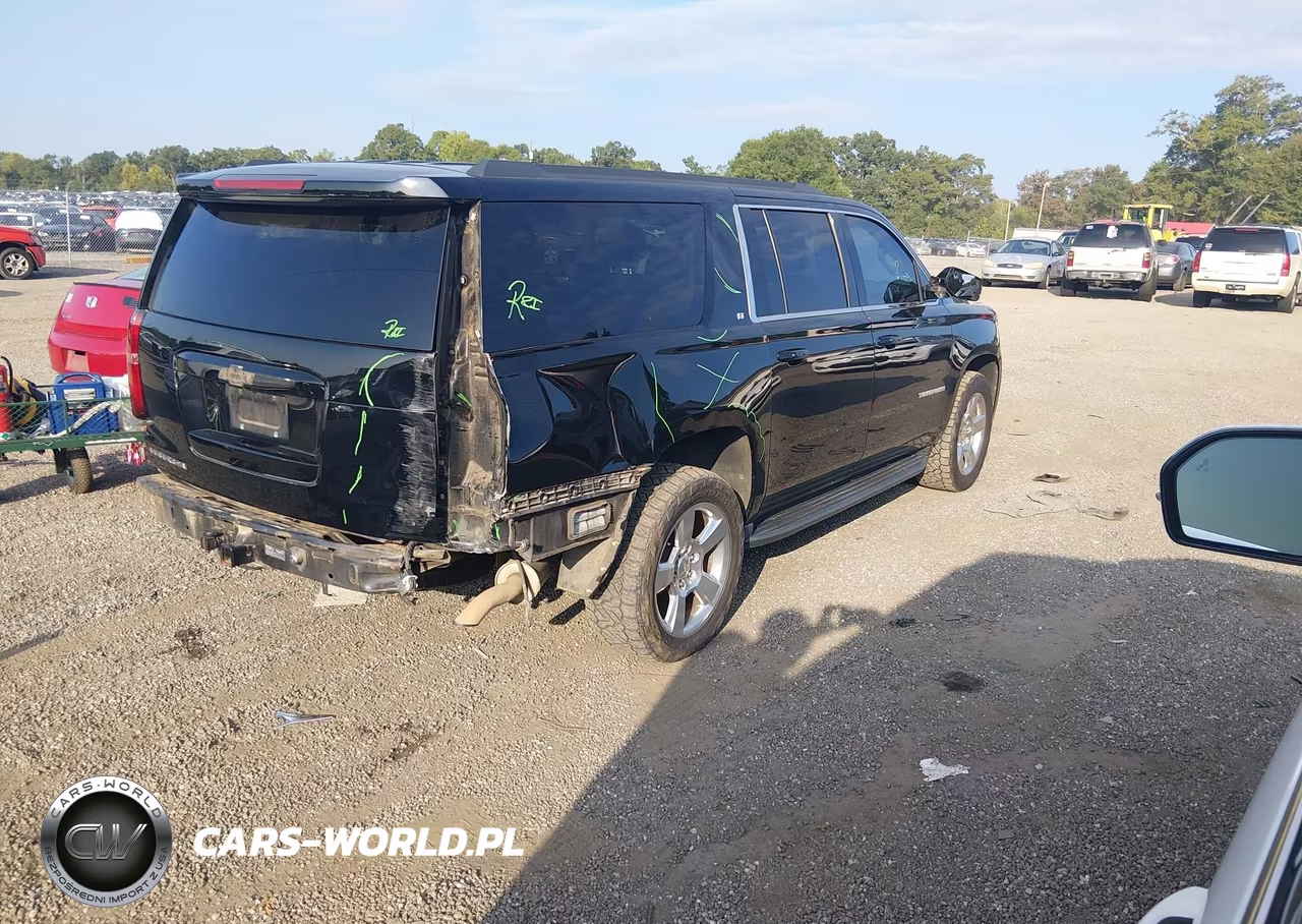 2018 Chevrolet Suburban Lt VIN:1GNSCHKC1JR390231 - 4