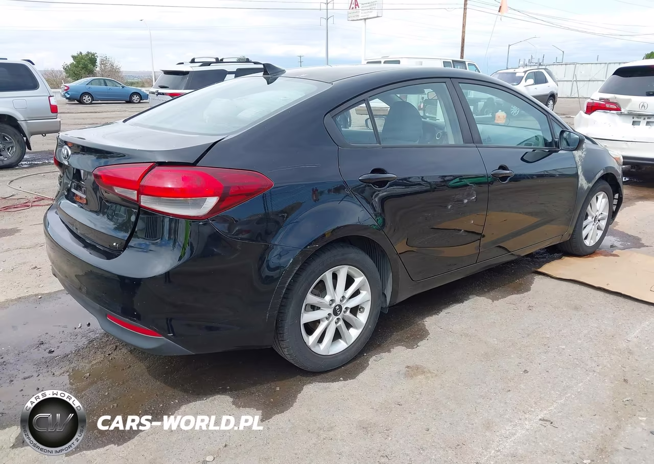 2017 Kia Forte Lx VIN:3KPFL4A78HE013182 - 4