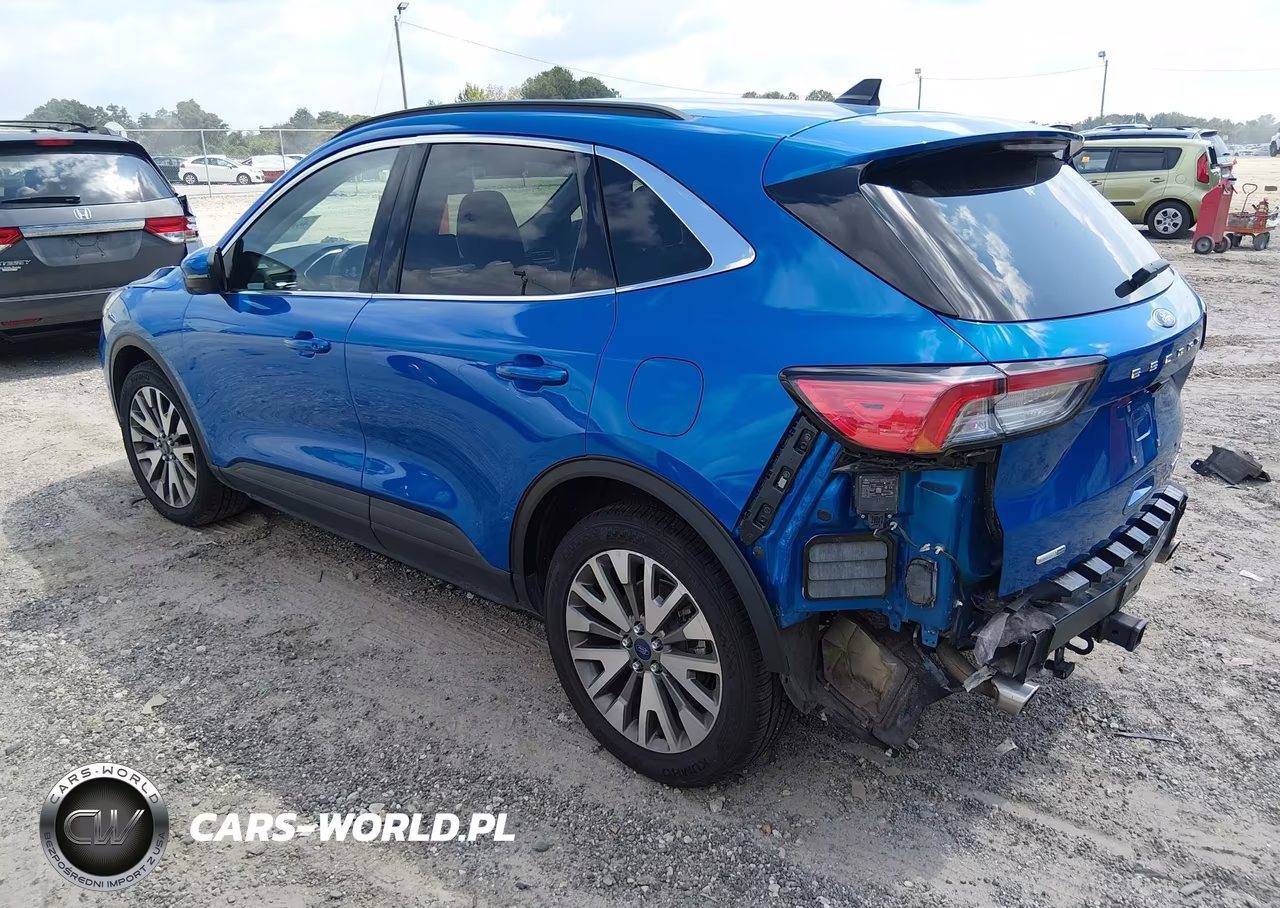 2020 Ford Escape Titanium VIN:1FMCU9J9XLUB17323 - 3