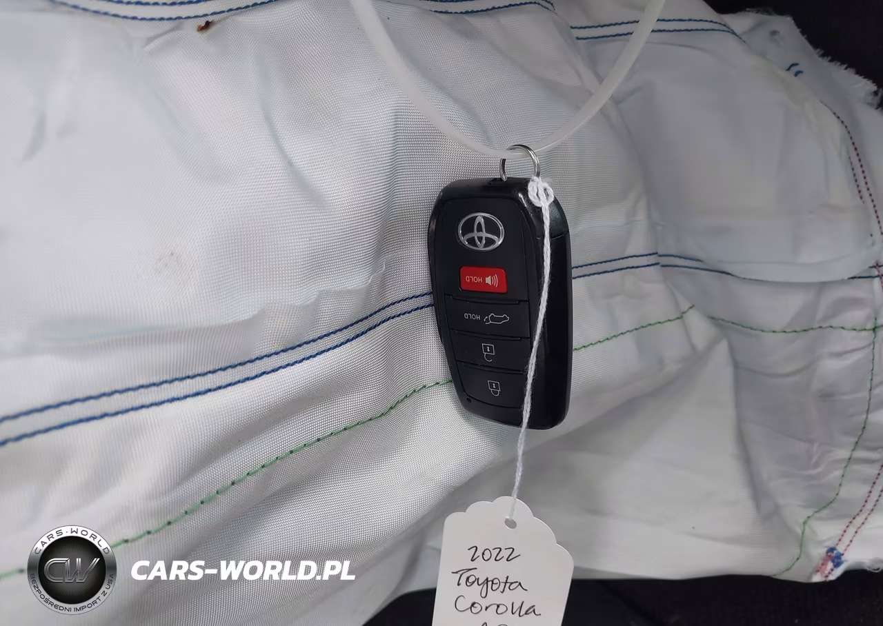 2022 Toyota Corolla Cross Xle VIN:7MUDAABG8NV040061 - 11