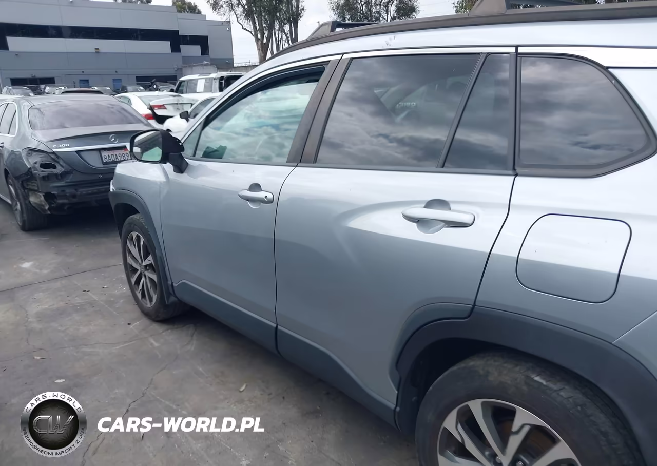 2022 Toyota Corolla Cross Xle VIN:7MUDAABG8NV040061 - 14
