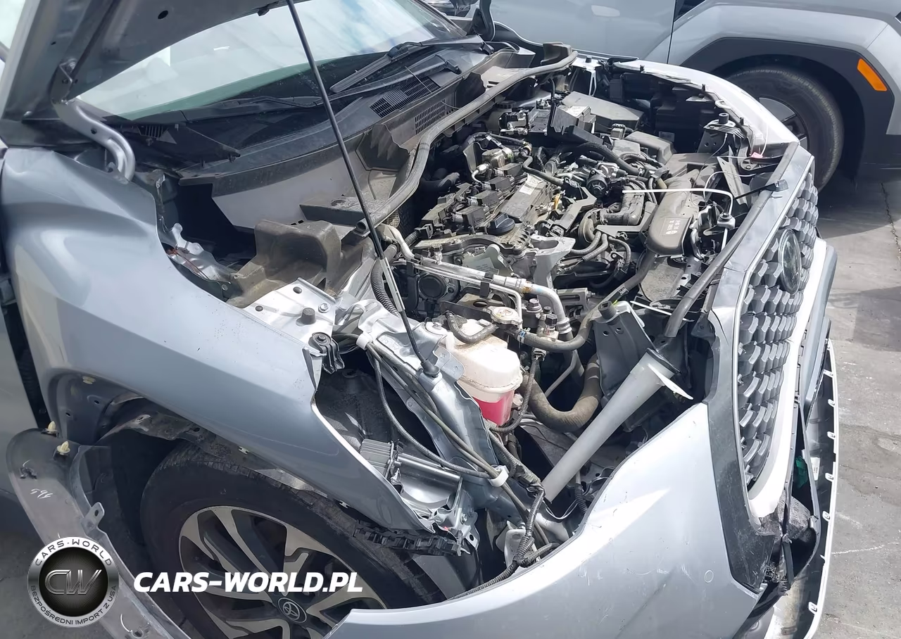 2022 Toyota Corolla Cross Xle VIN:7MUDAABG8NV040061 - 17