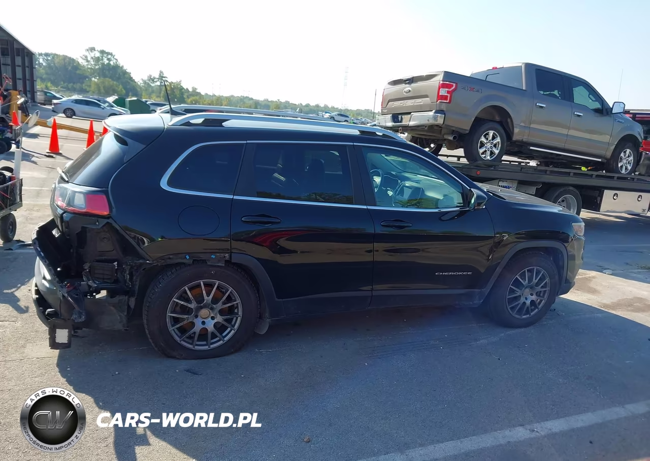 2019 Jeep Cherokee Latitude Plus 4X4 VIN:1C4PJMLX5KD156168 - 13