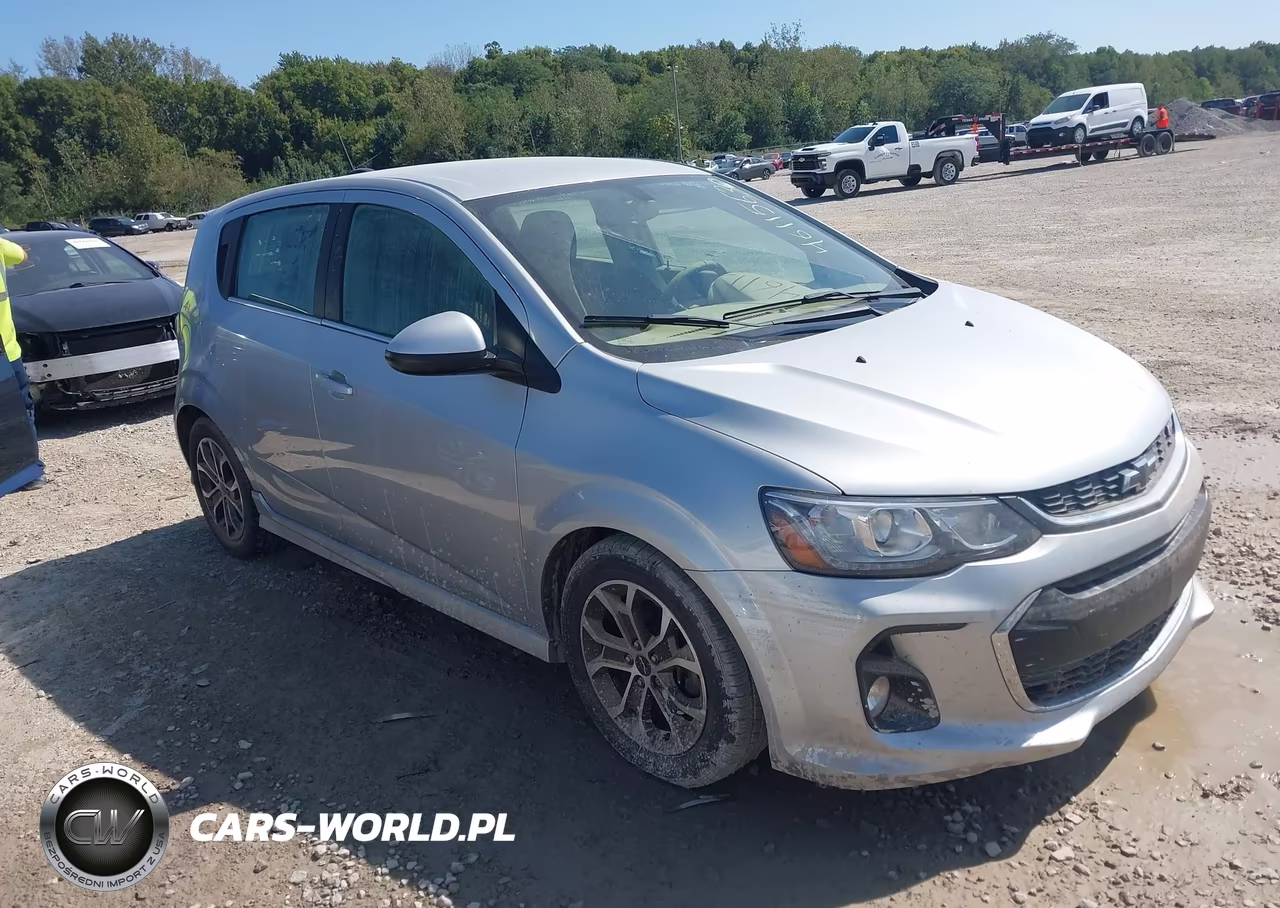 2018 Chevrolet Sonic Lt Auto – zdjęcie 1 z 16