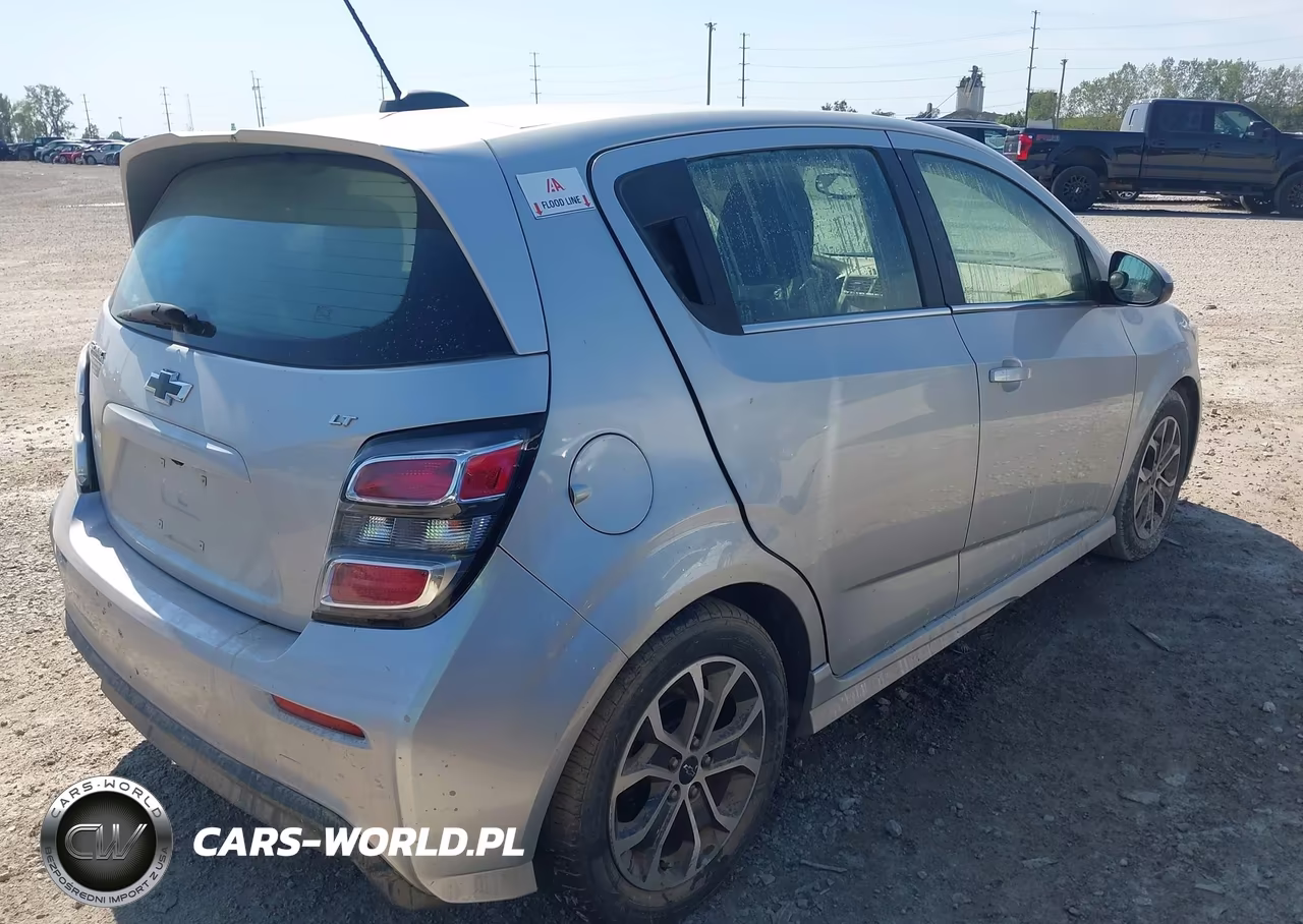 2018 Chevrolet Sonic Lt Auto VIN:1G1JD6SG0J4101208 - 4