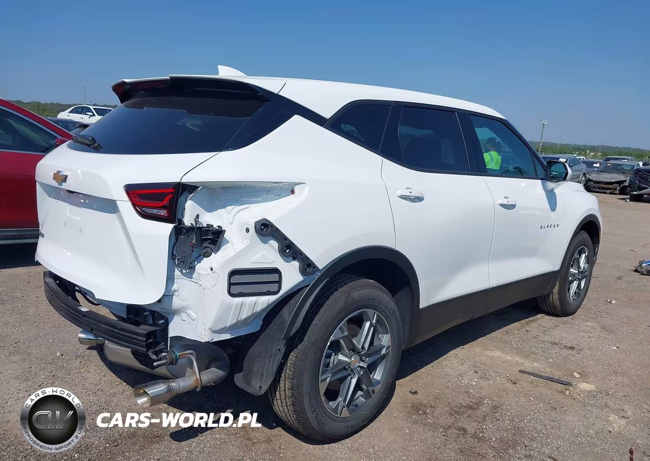 2026 Chevrolet Blazer Lt VIN:3GNKBCR45TS177027 - 4