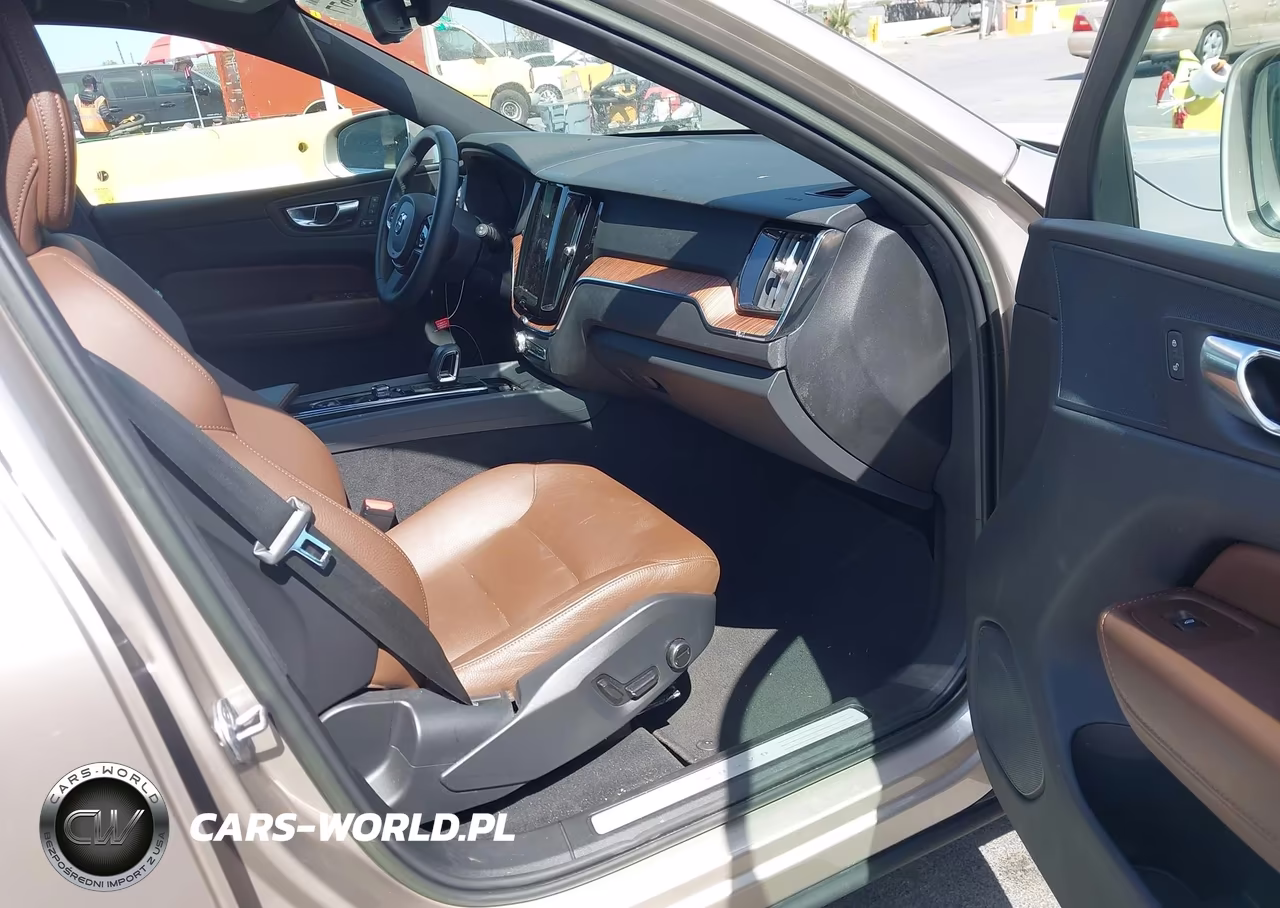 2023 Volvo Xc60 B5 Plus Bright Theme VIN:YV4L12RN0P1246472 - 5