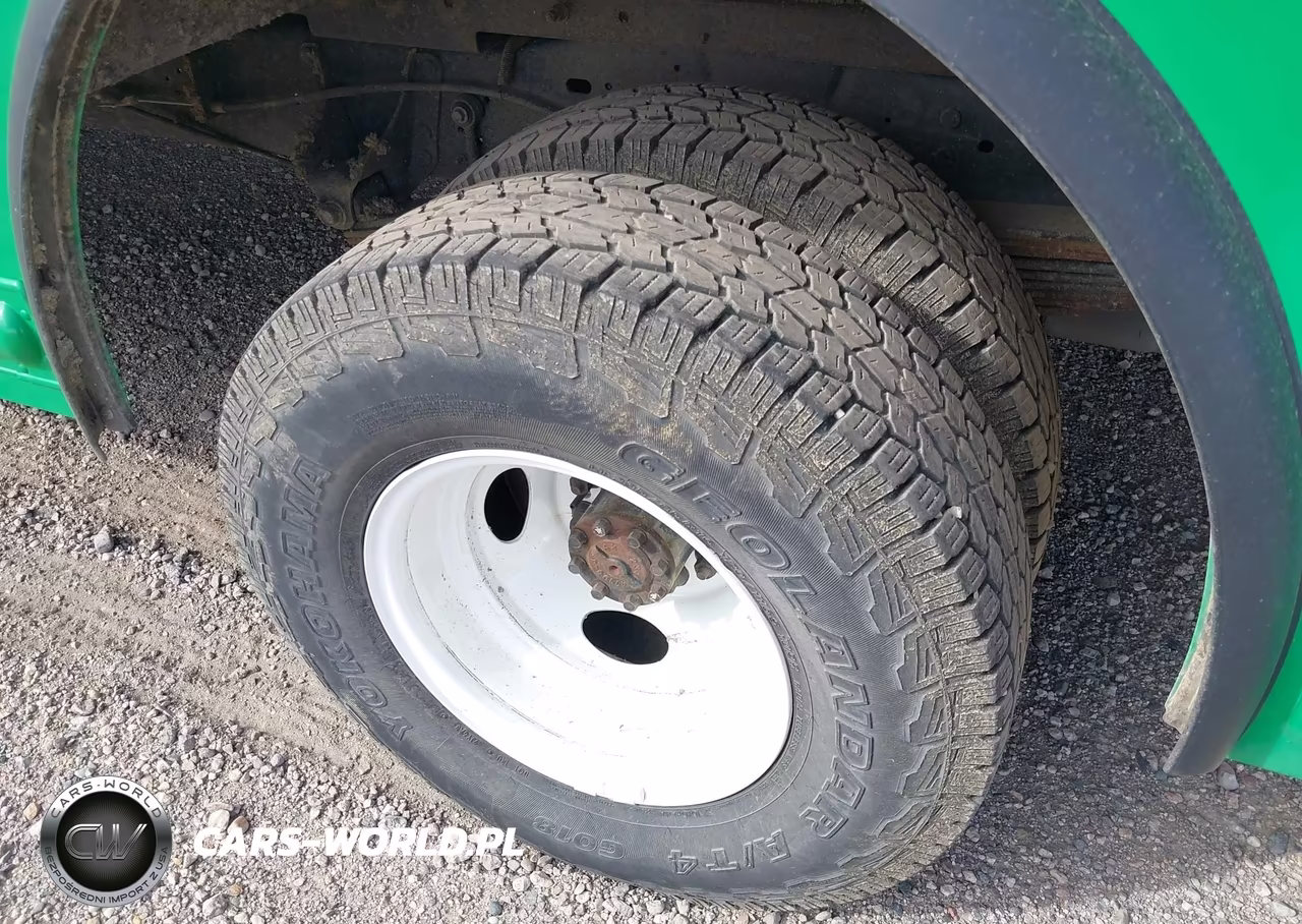 2019 Ford E-450 Stripped VIN:1FC3E4K63KDC17111 - 13