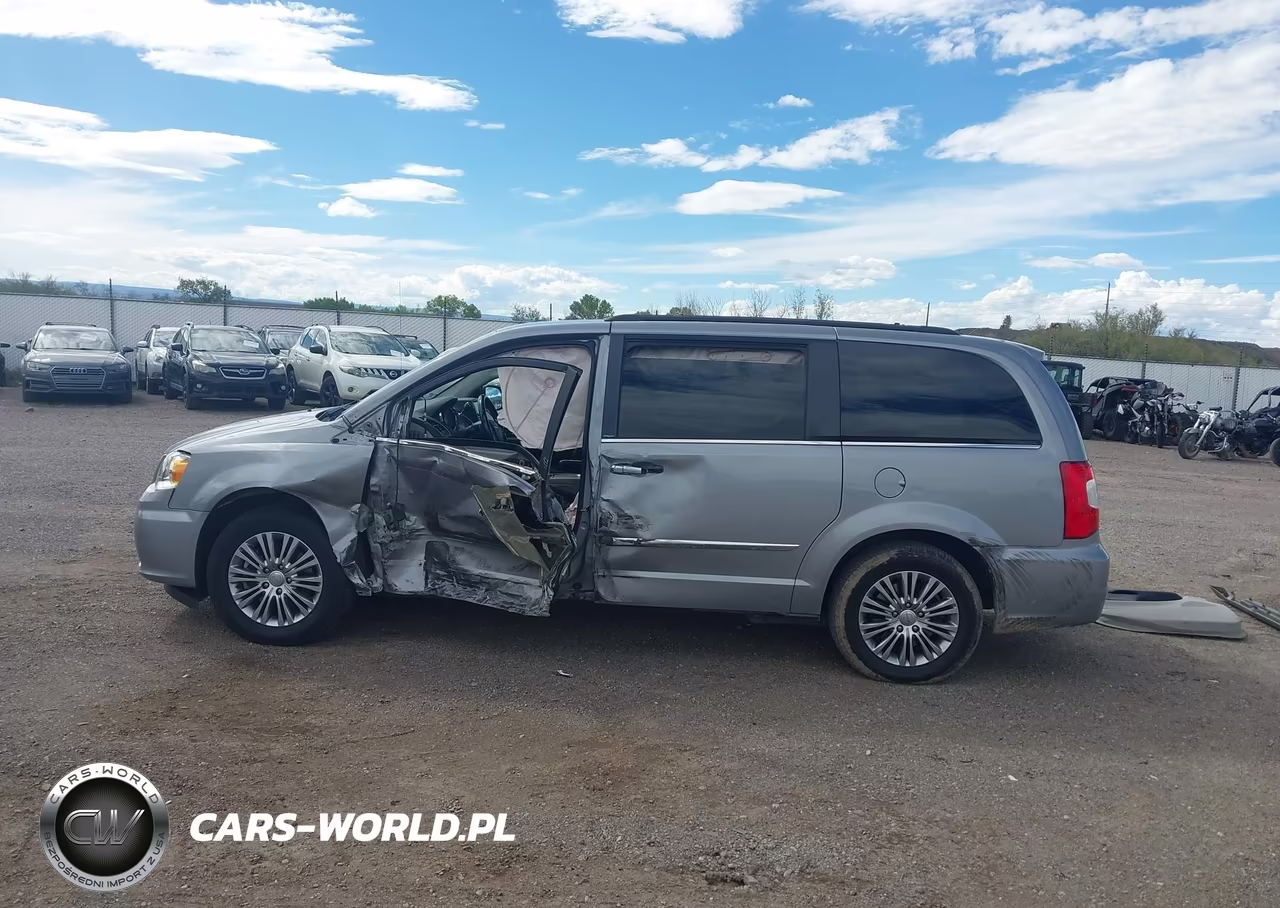 2014 Chrysler Town & Country Touring-L VIN:2C4RC1CG4ER147755 - 15