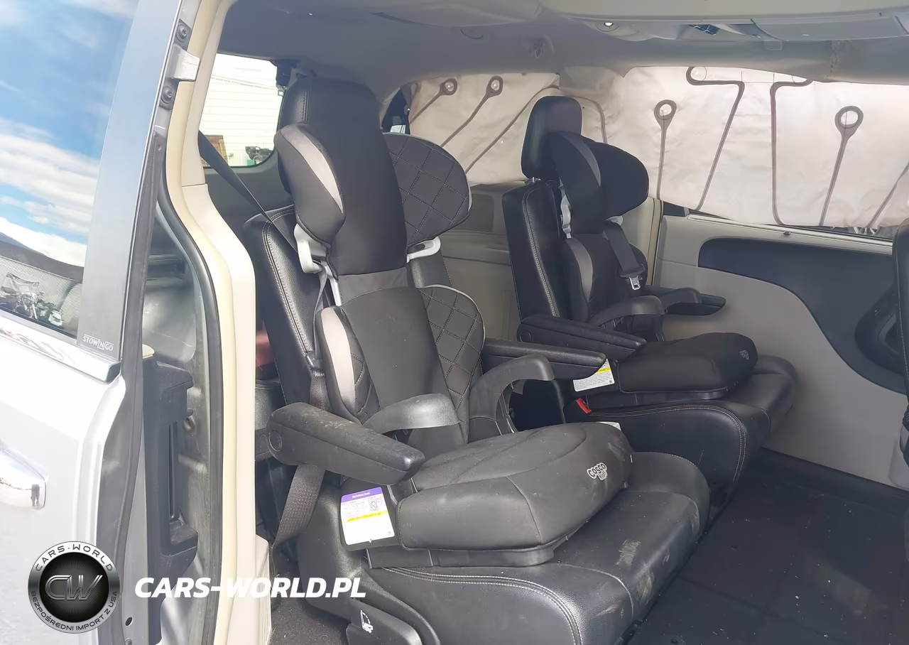 2014 Chrysler Town & Country Touring-L VIN:2C4RC1CG4ER147755 - 8