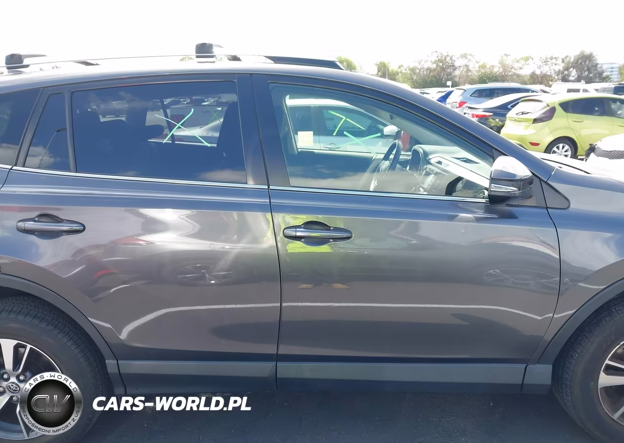 2017 Toyota Rav4 Xle VIN:JTMWFREV4HJ114512 - 14