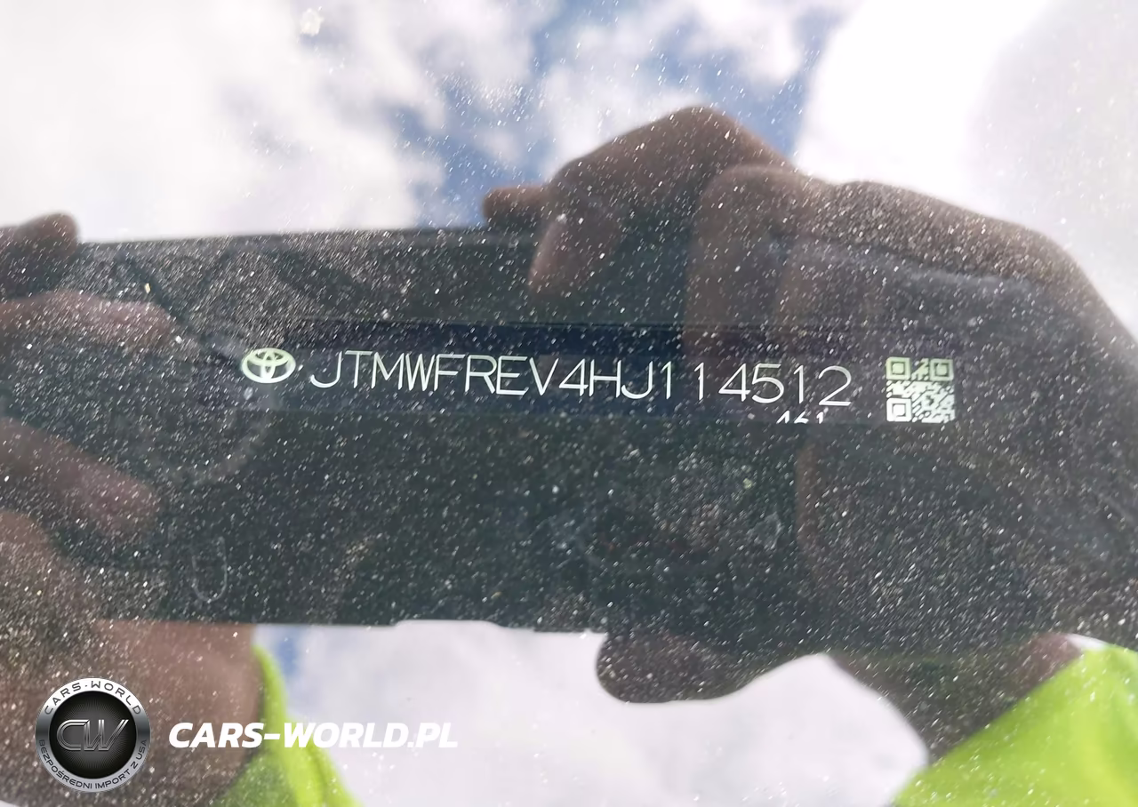 2017 Toyota Rav4 Xle VIN:JTMWFREV4HJ114512 - 9