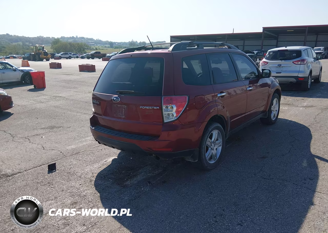 2010 Subaru Forester 2.5X Premium VIN:JF2SH6CC6AH733247 - 4