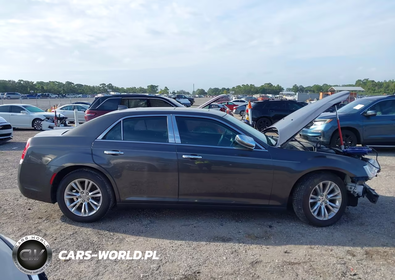 2016 Chrysler 300C VIN:2C3CCAEG7GH348484 - 14