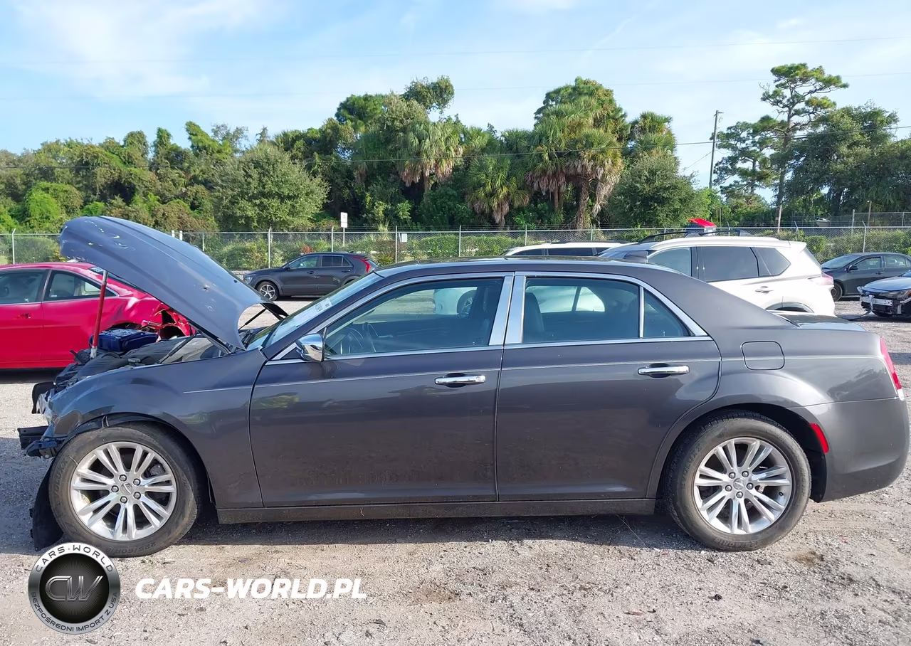 2016 Chrysler 300C VIN:2C3CCAEG7GH348484 - 15
