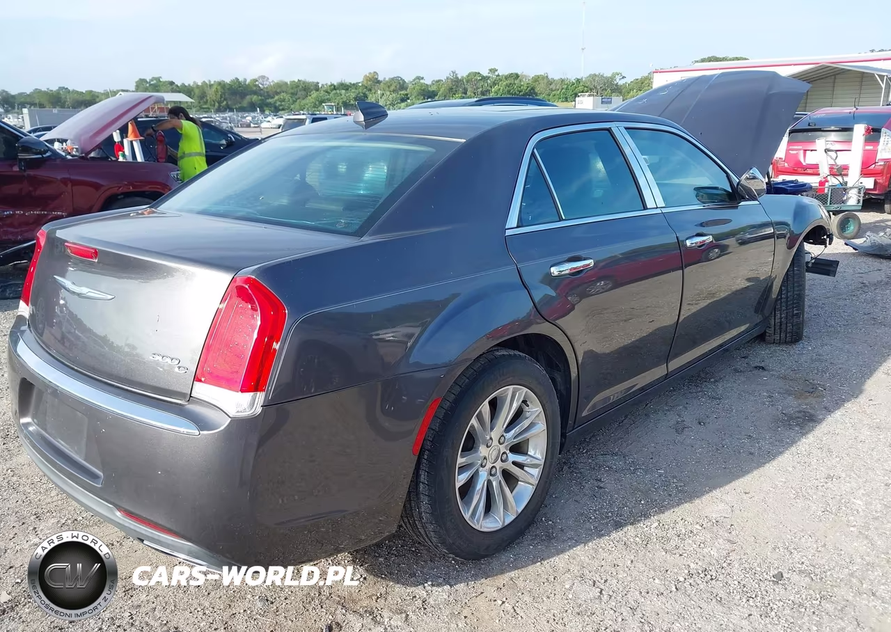 2016 Chrysler 300C VIN:2C3CCAEG7GH348484 - 4