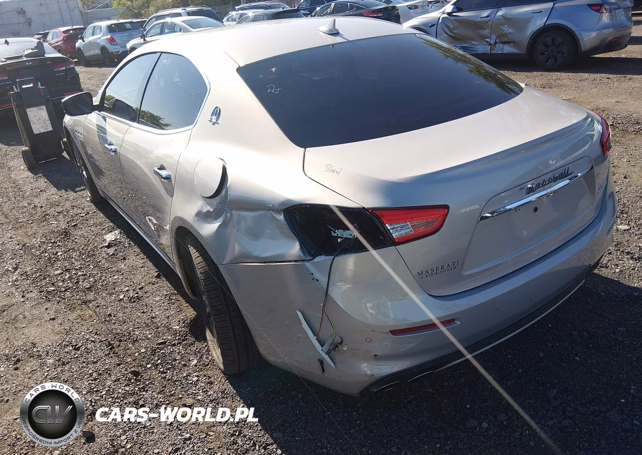 2018 Maserati Ghibli Granlusso VIN:ZAM57XSL1J1287325 - 3