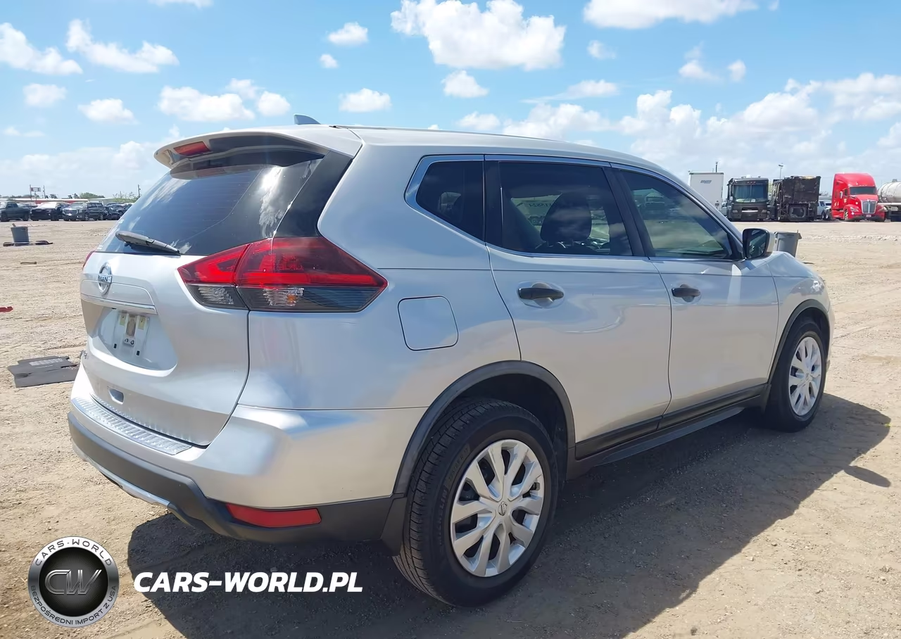 2018 Nissan Rogue S VIN:JN8AT2MT8JW461610 - 4
