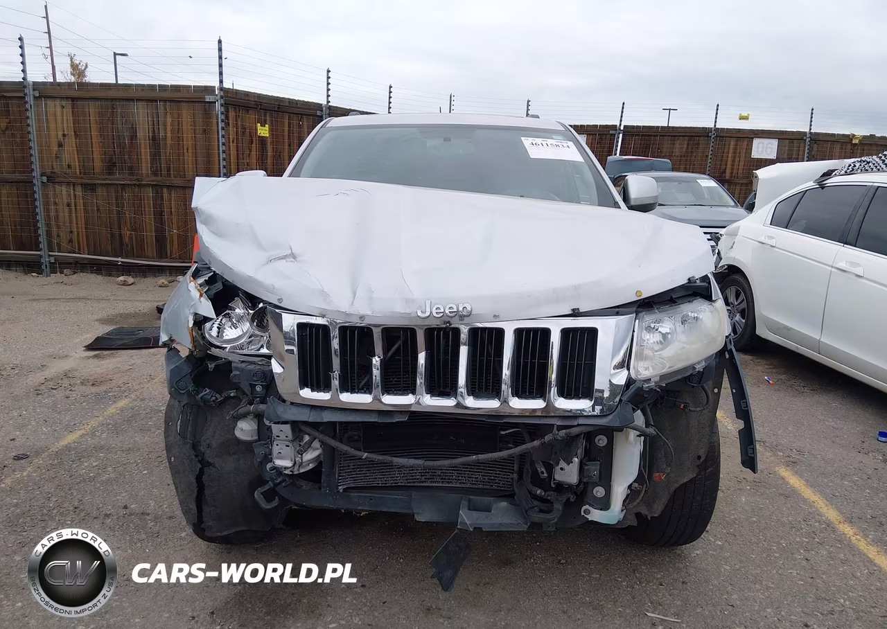 2013 Jeep Grand Cherokee Laredo VIN:1C4RJFAG1DC660636 - 13