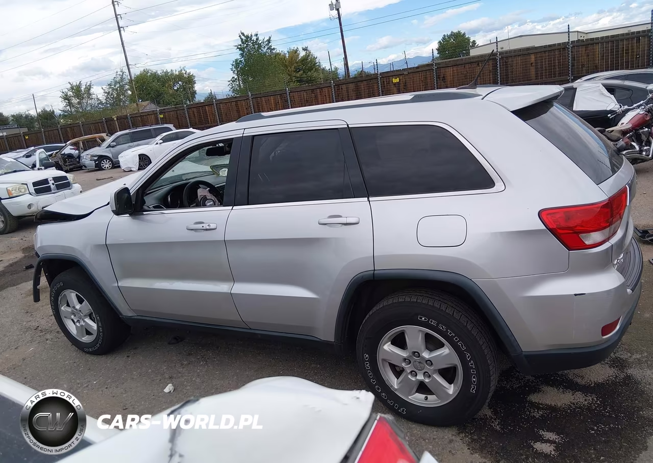 2013 Jeep Grand Cherokee Laredo VIN:1C4RJFAG1DC660636 - 15