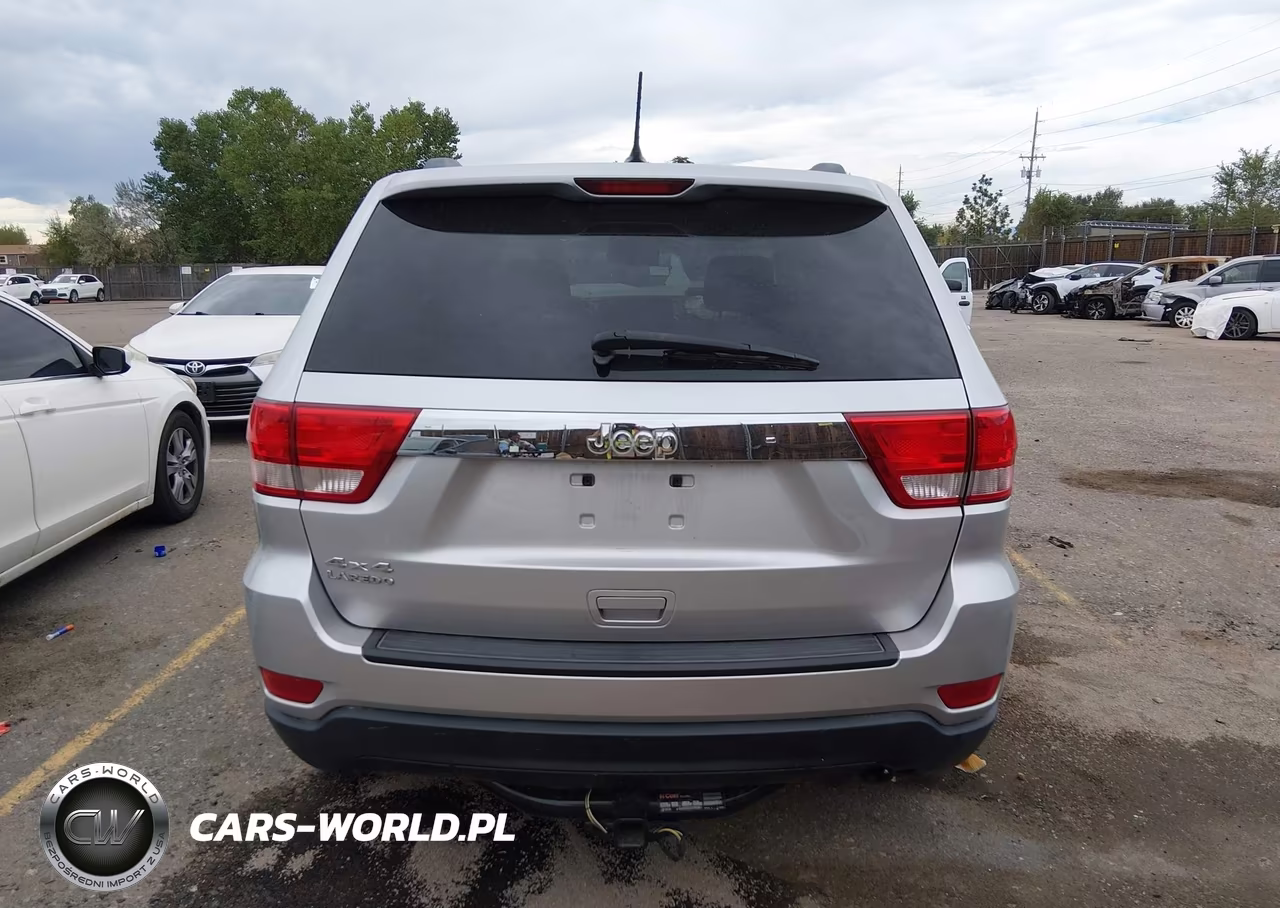 2013 Jeep Grand Cherokee Laredo VIN:1C4RJFAG1DC660636 - 17