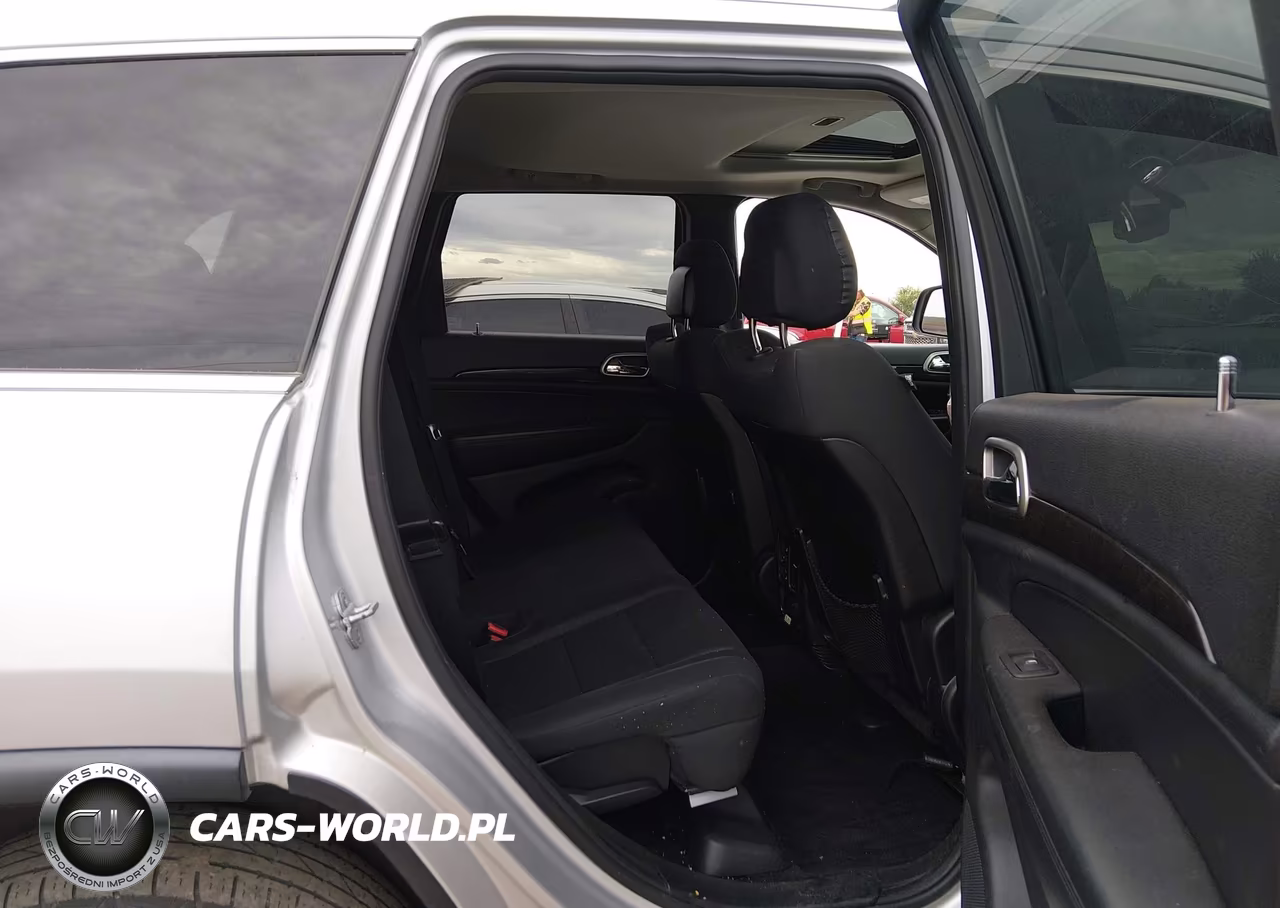 2013 Jeep Grand Cherokee Laredo VIN:1C4RJFAG1DC660636 - 8