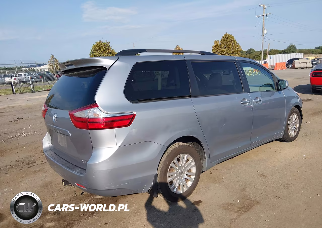 2015 Toyota Sienna Xle 8 Passenger VIN:5TDYK3DC8FS590201 - 4