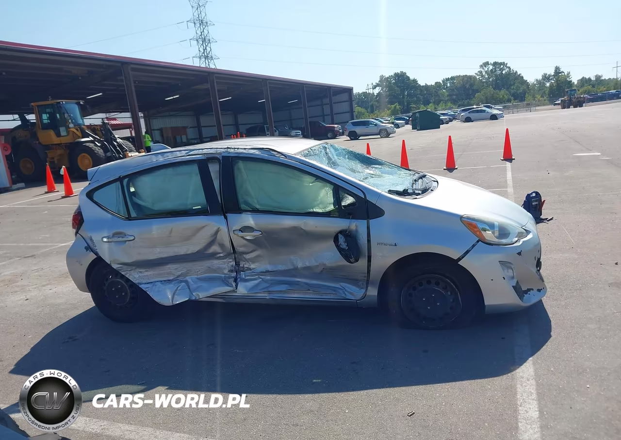 2016 Toyota Prius C One VIN:JTDKDTB34G1126078 - 13