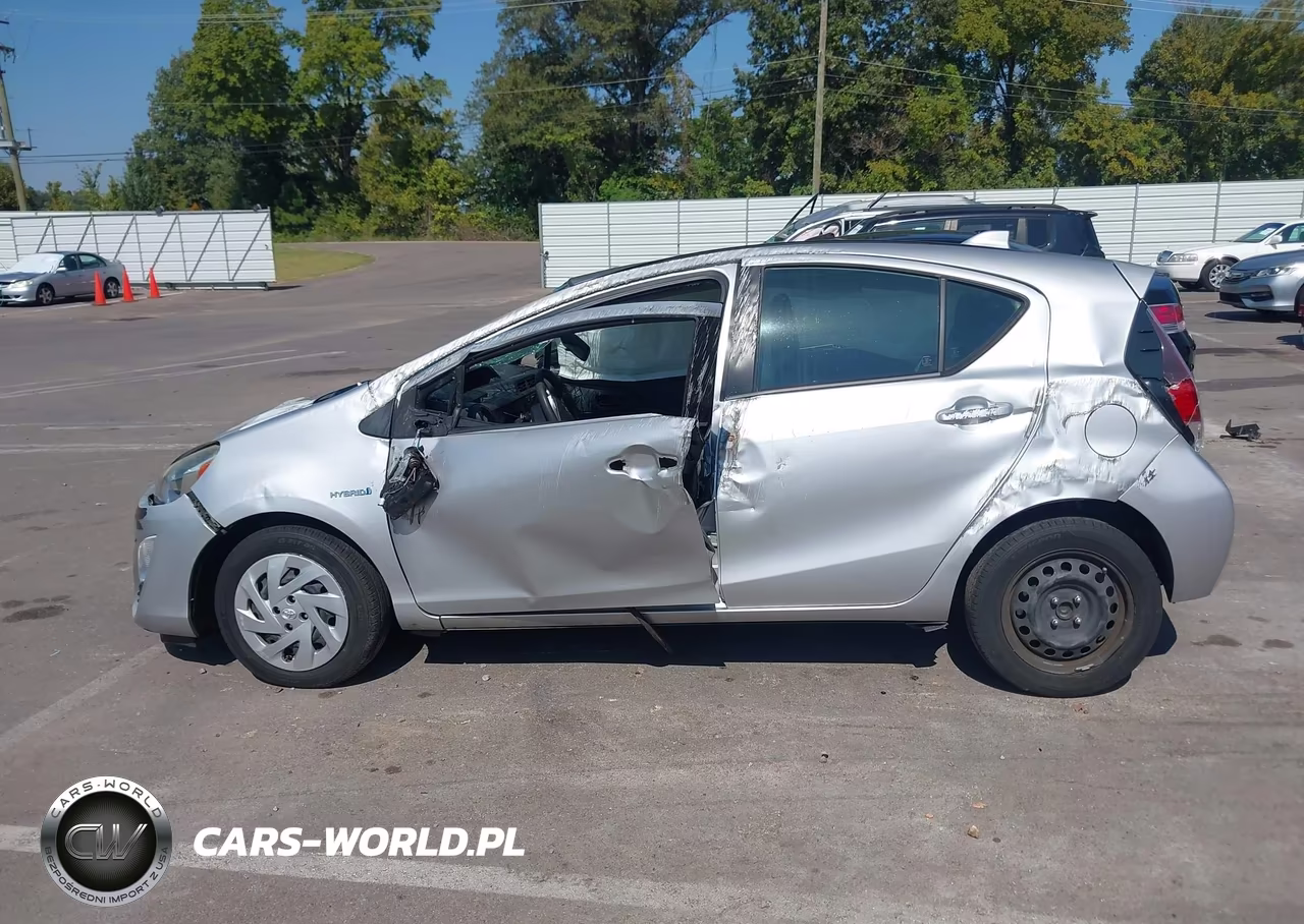 2016 Toyota Prius C One VIN:JTDKDTB34G1126078 - 14