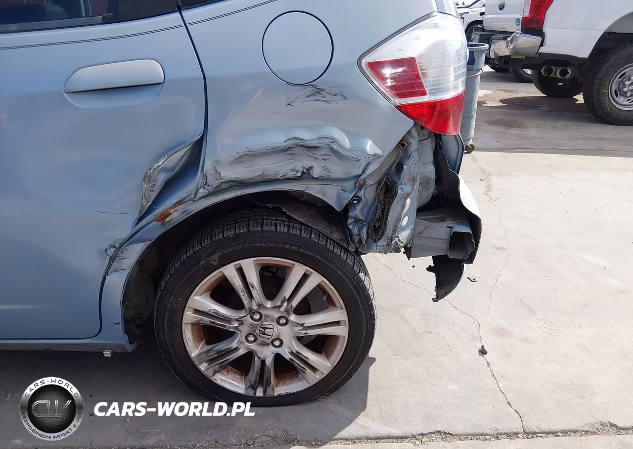 2010 Honda Fit Sport VIN:JHMGE8H68AS006964 - 12