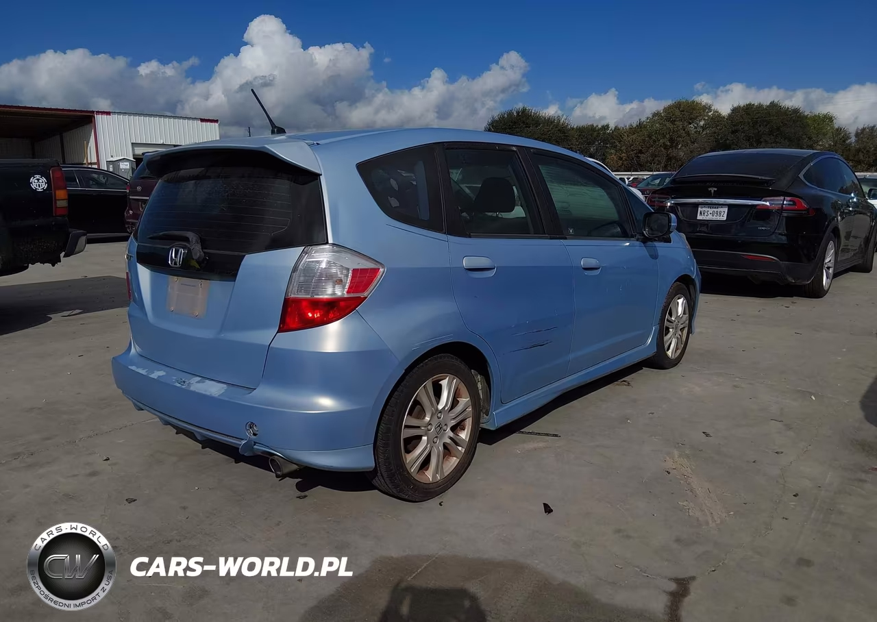 2010 Honda Fit Sport VIN:JHMGE8H68AS006964 - 4