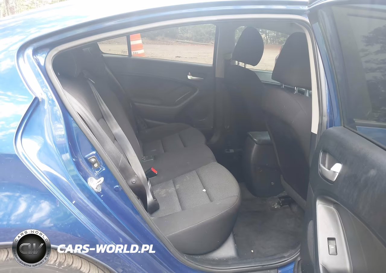 2017 Kia Forte Lx VIN:3KPFK4A7XHE011906 - 8