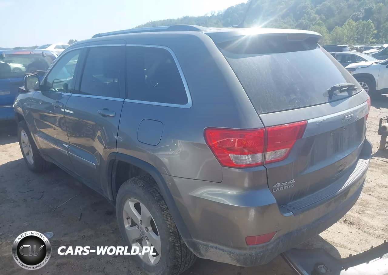 2013 Jeep Grand Cherokee Laredo VIN:1C4RJFAG1DC507089 - 3