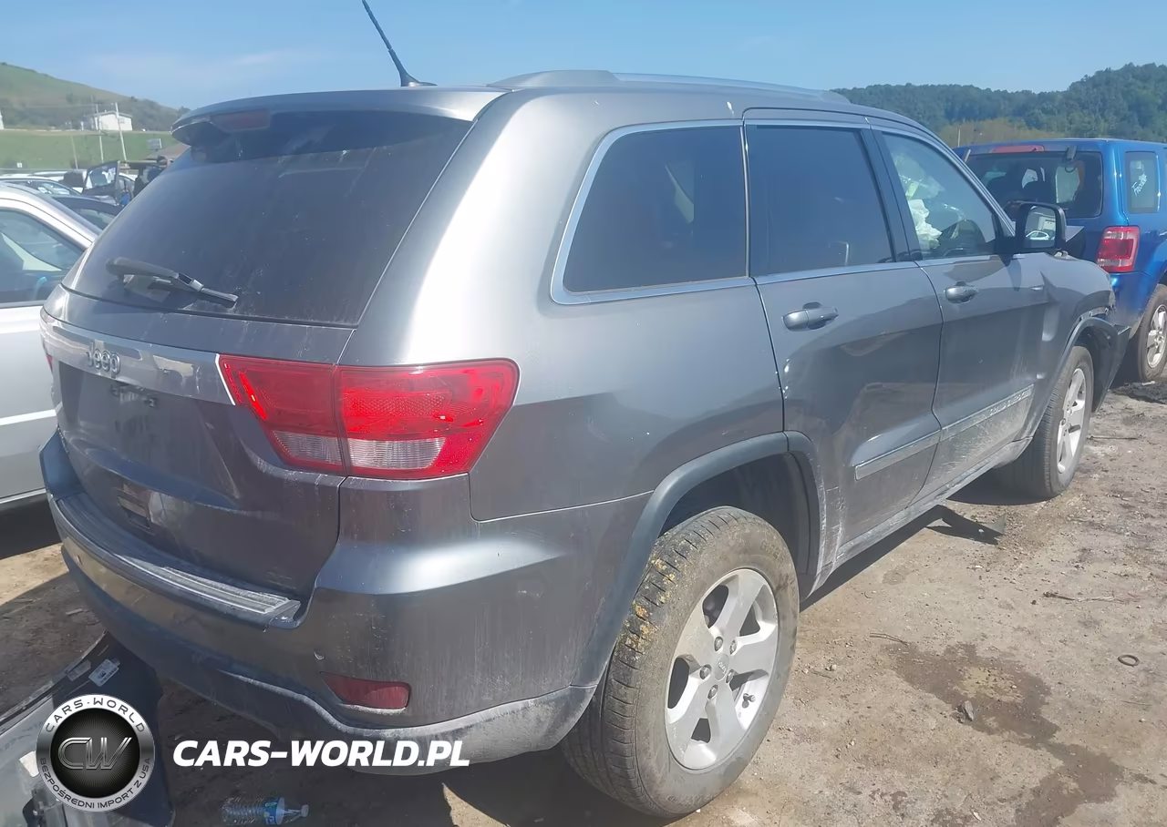 2013 Jeep Grand Cherokee Laredo VIN:1C4RJFAG1DC507089 - 4