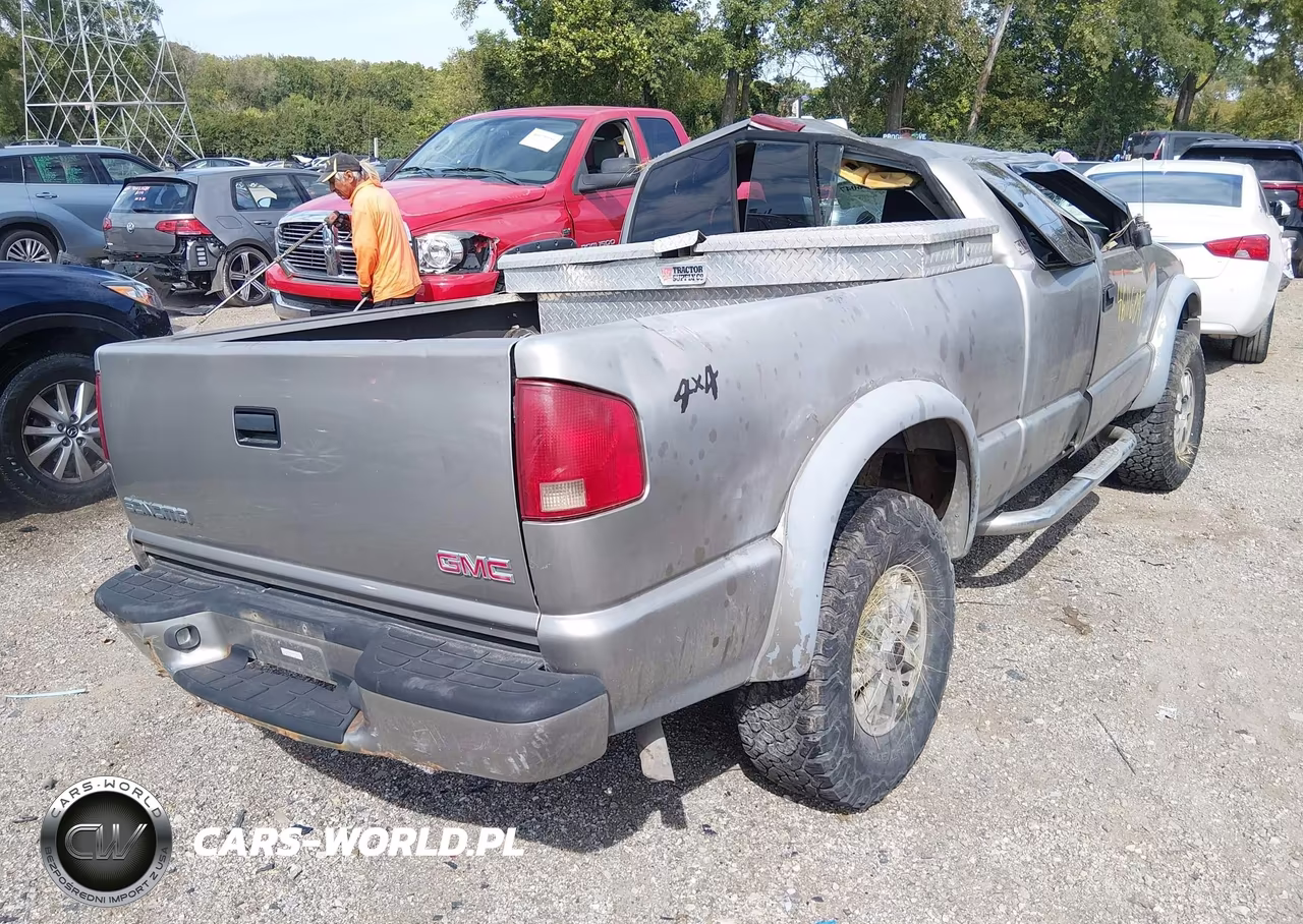 2003 GMC Sonoma Sls VIN:1GTCT19X138273075 - 4