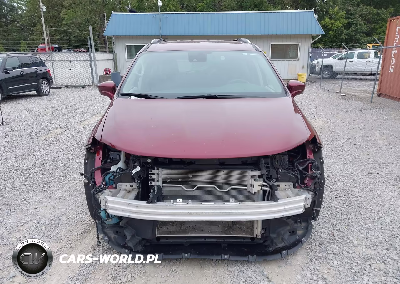 2020 Chrysler Pacifica Touring L Plus VIN:2C4RC1EG8LR242135 - 13