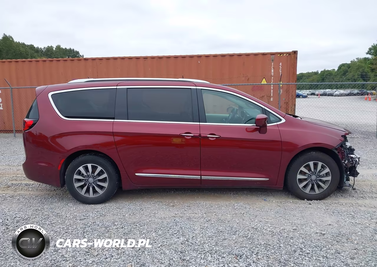 2020 Chrysler Pacifica Touring L Plus VIN:2C4RC1EG8LR242135 - 14