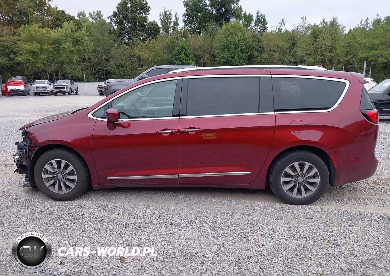 2020 Chrysler Pacifica Touring L Plus VIN:2C4RC1EG8LR242135 - 15