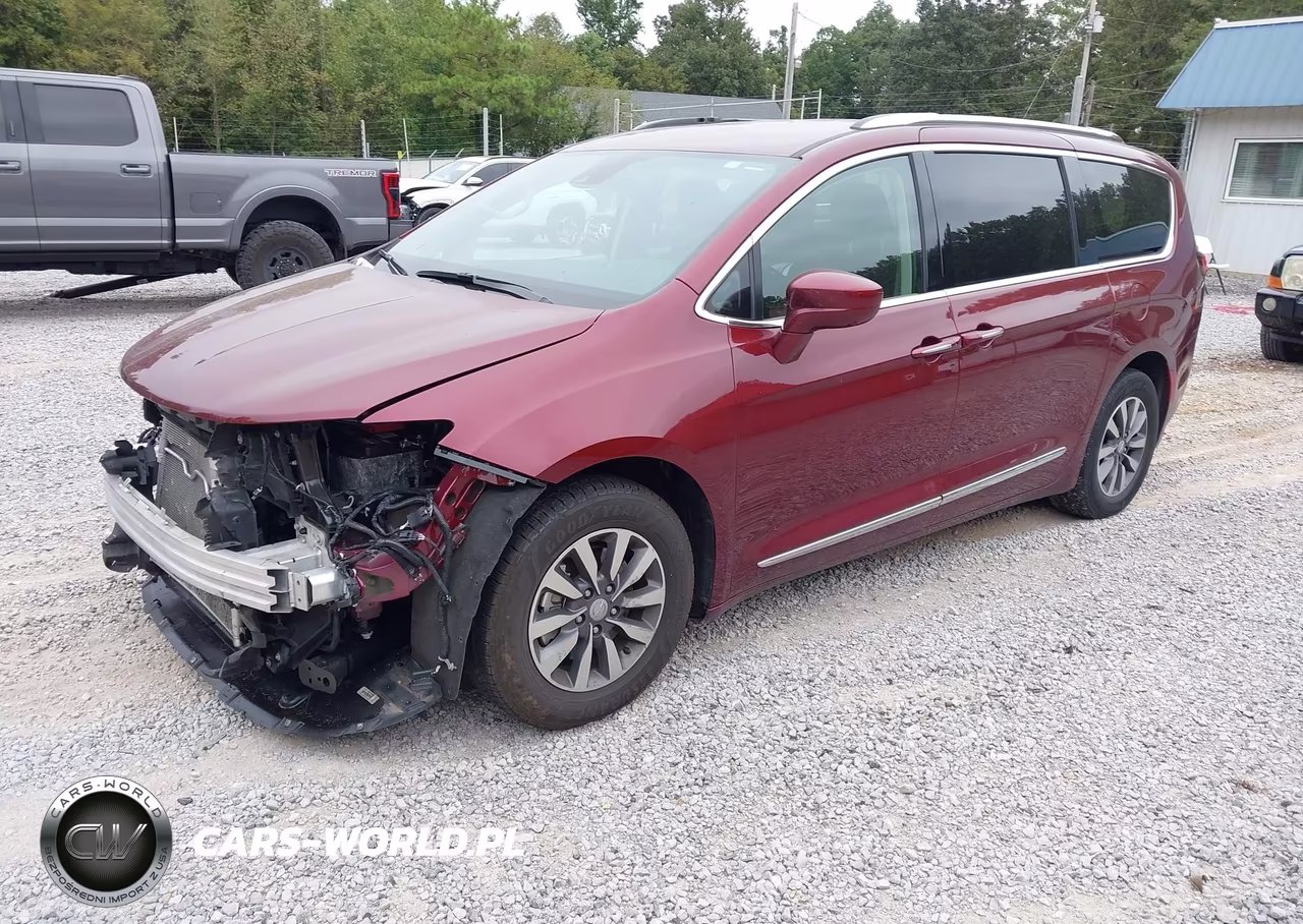 2020 Chrysler Pacifica Touring L Plus VIN:2C4RC1EG8LR242135 - 2