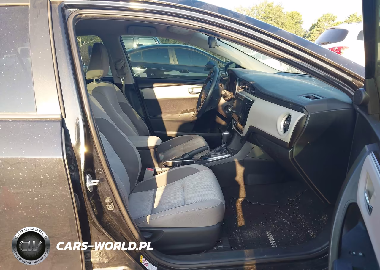 2017 Toyota Corolla Le VIN:2T1BURHE5HC853321 - 5