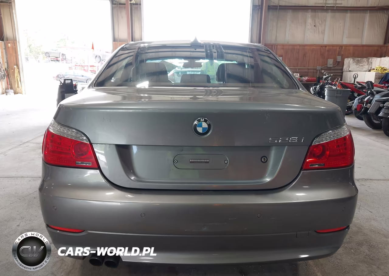 2010 BMW 528I xDrive VIN:WBANV1C5XAC389313 - 17