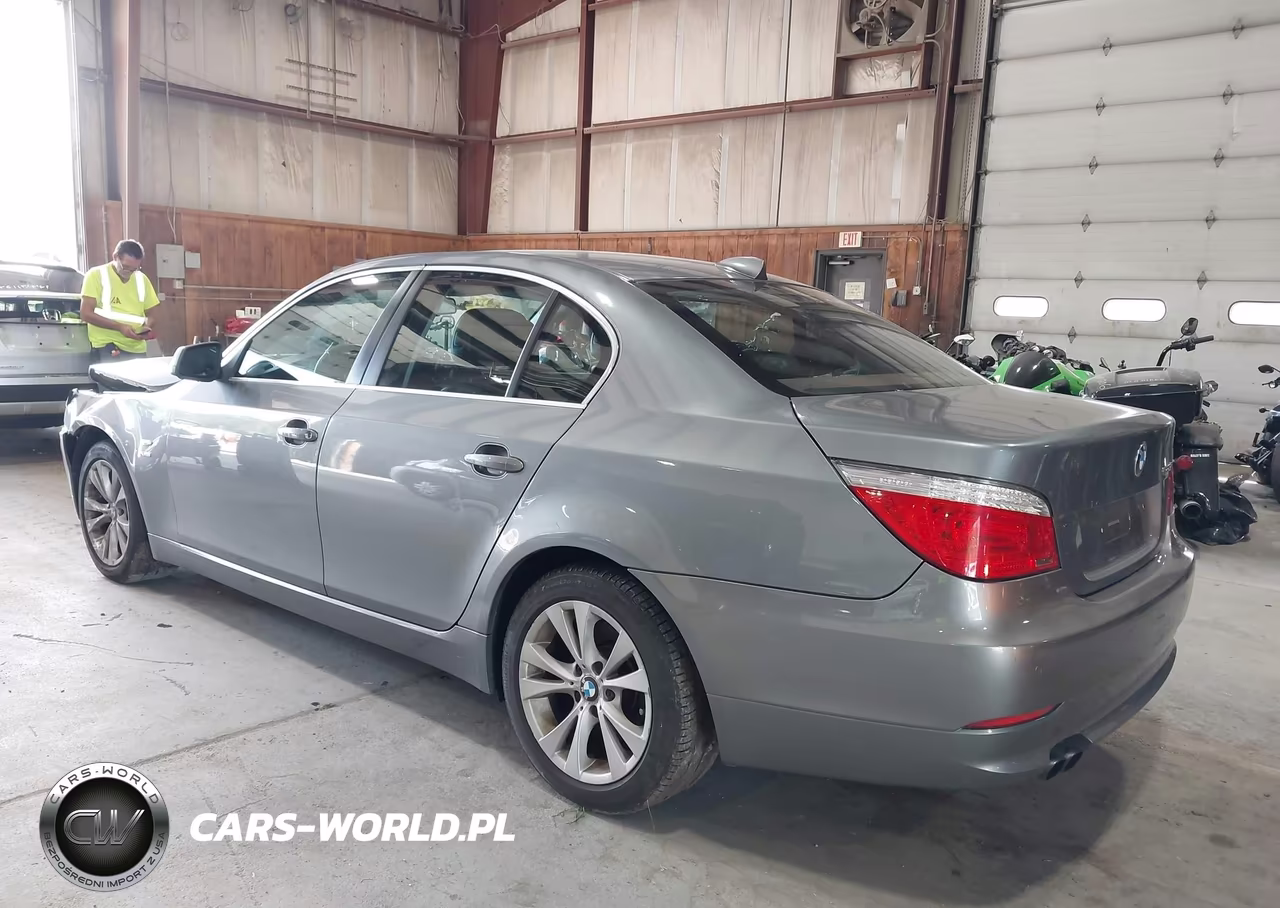 2010 BMW 528I xDrive VIN:WBANV1C5XAC389313 - 3