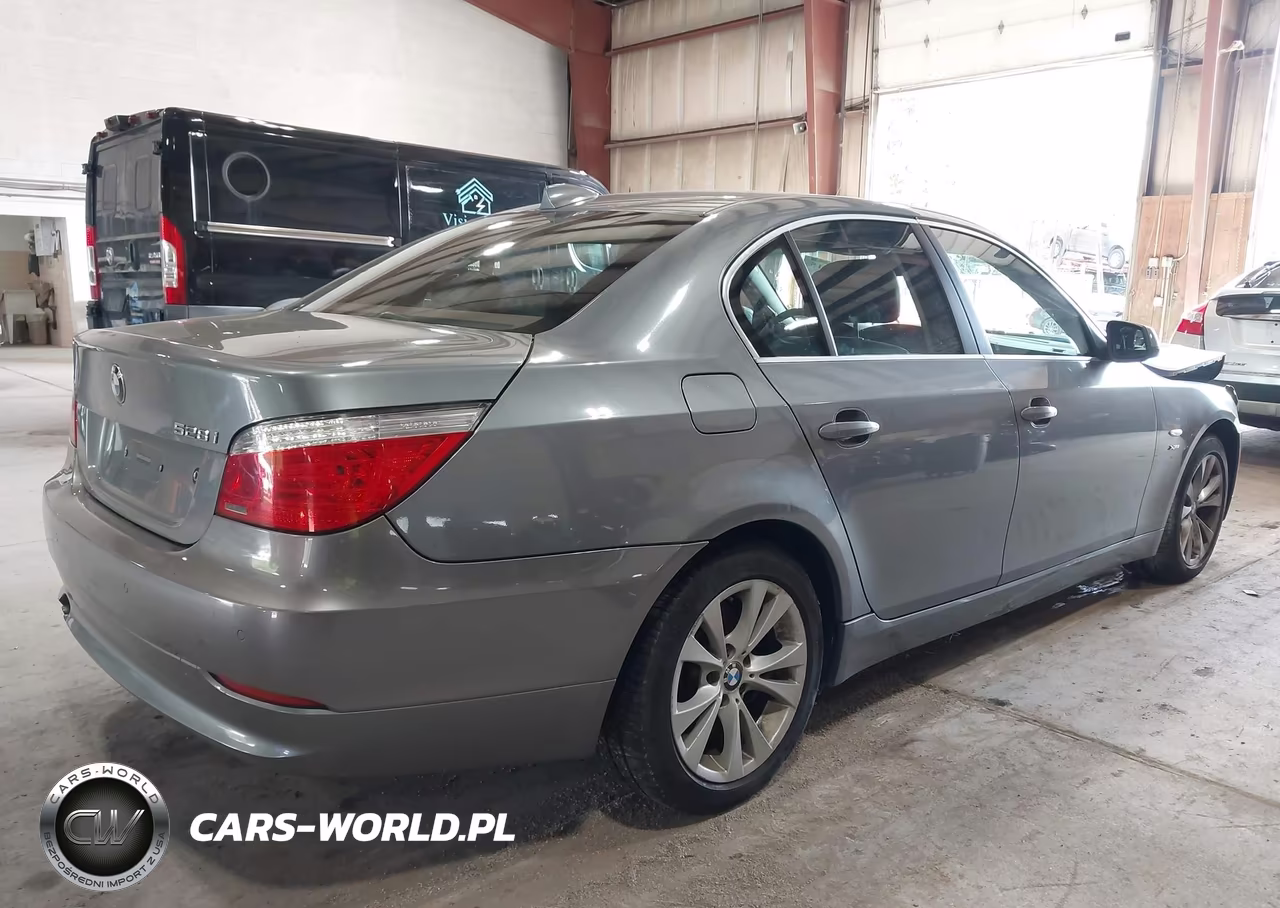 2010 BMW 528I xDrive VIN:WBANV1C5XAC389313 - 4