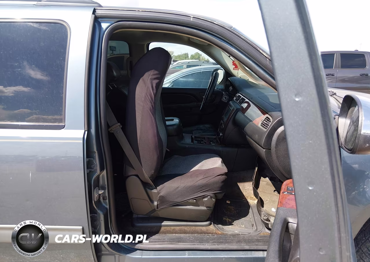 2010 Chevrolet Tahoe Lt VIN:1GNUCBE04AR209887 - 5