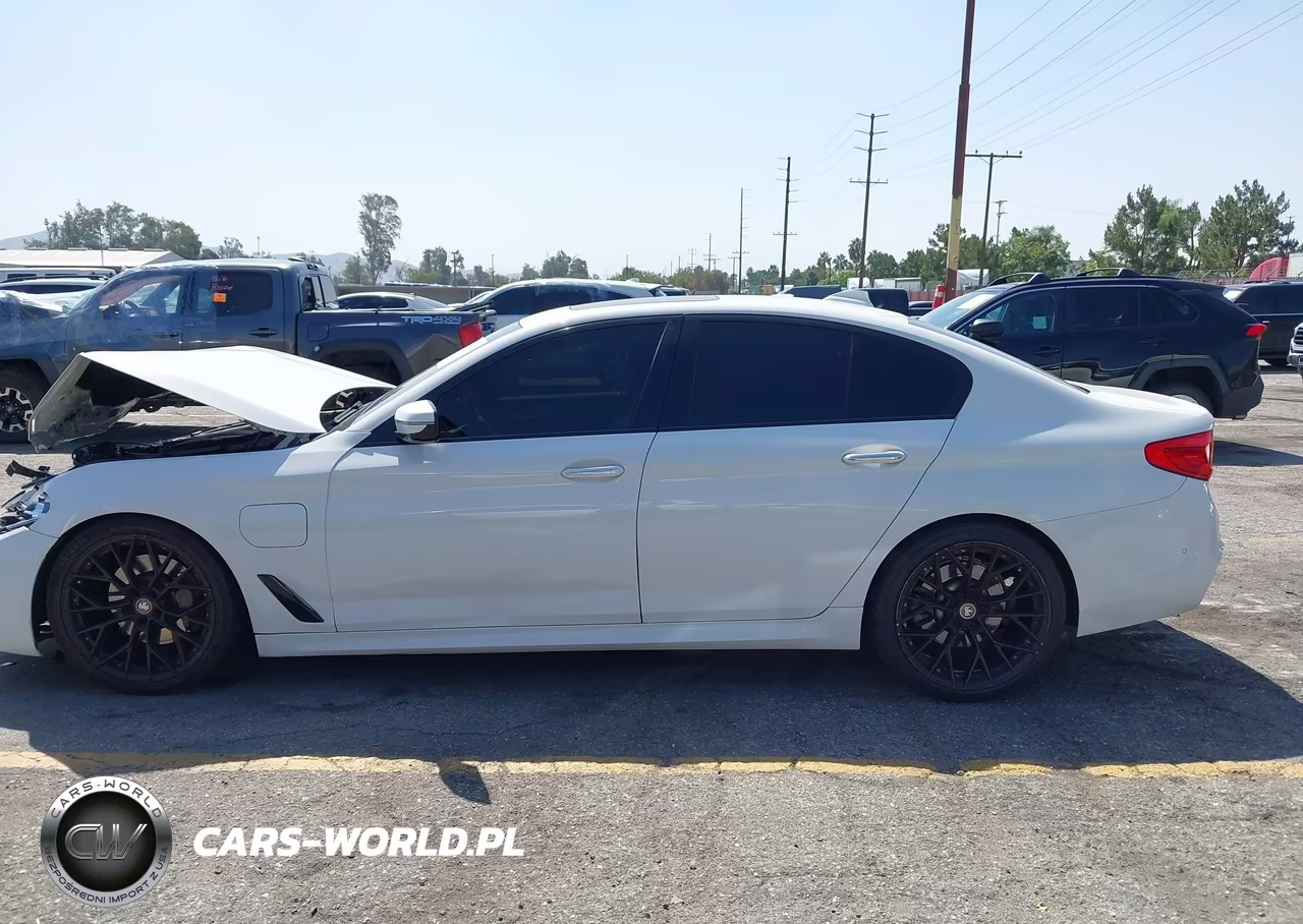 2018 BMW 530E Iperformance VIN:WBAJA9C56JB251914 - 14