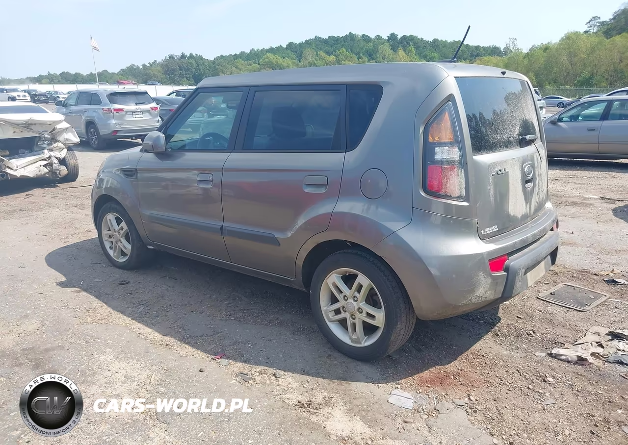 2010 Kia Soul + VIN:KNDJT2A24A7089619 - 3