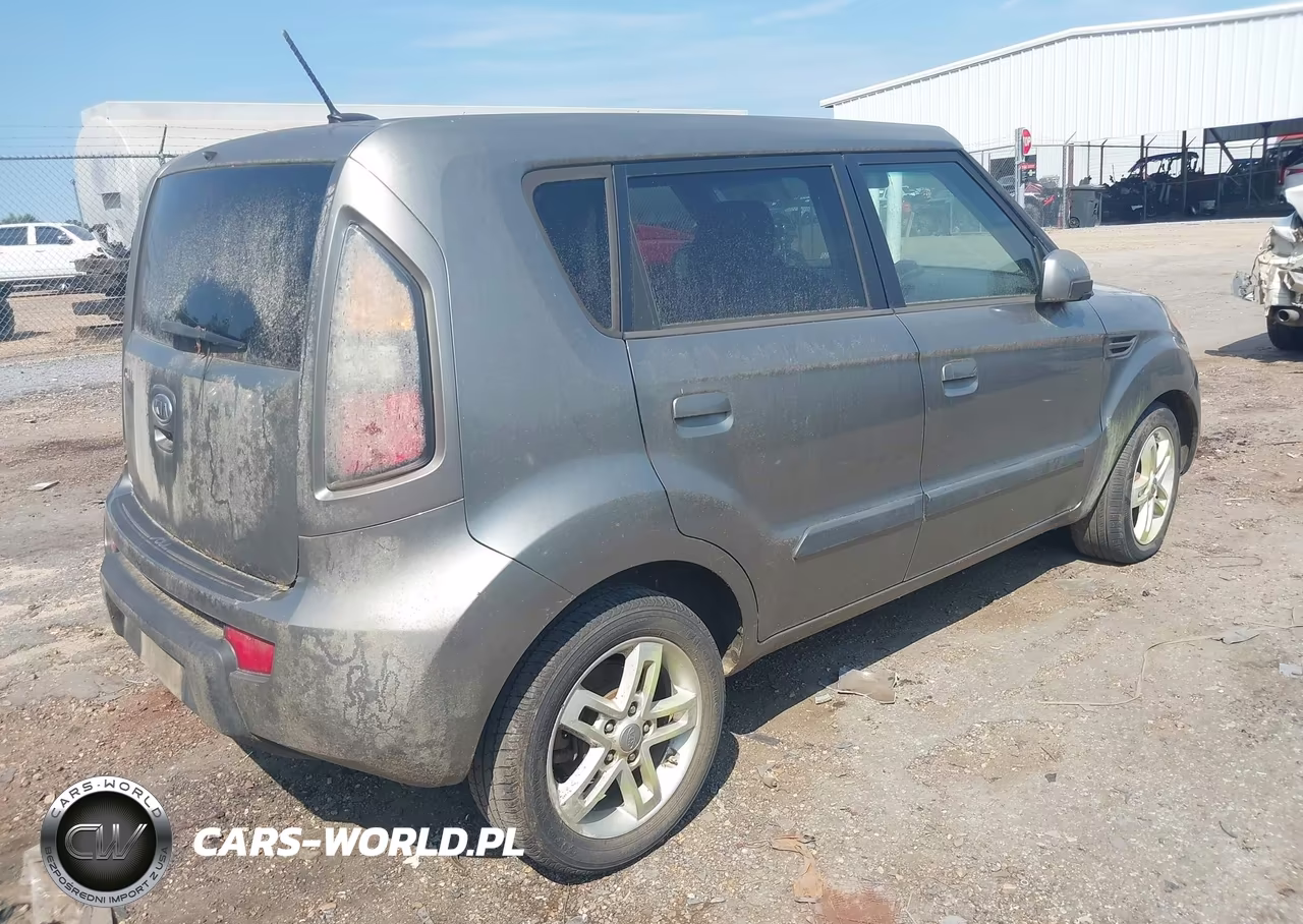 2010 Kia Soul + VIN:KNDJT2A24A7089619 - 4