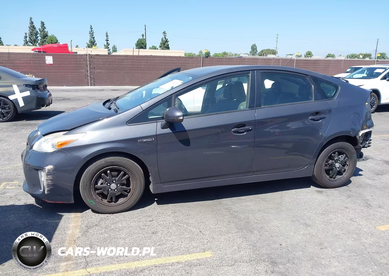 2015 Toyota Prius Two VIN:JTDKN3DU4F0458688 - 15